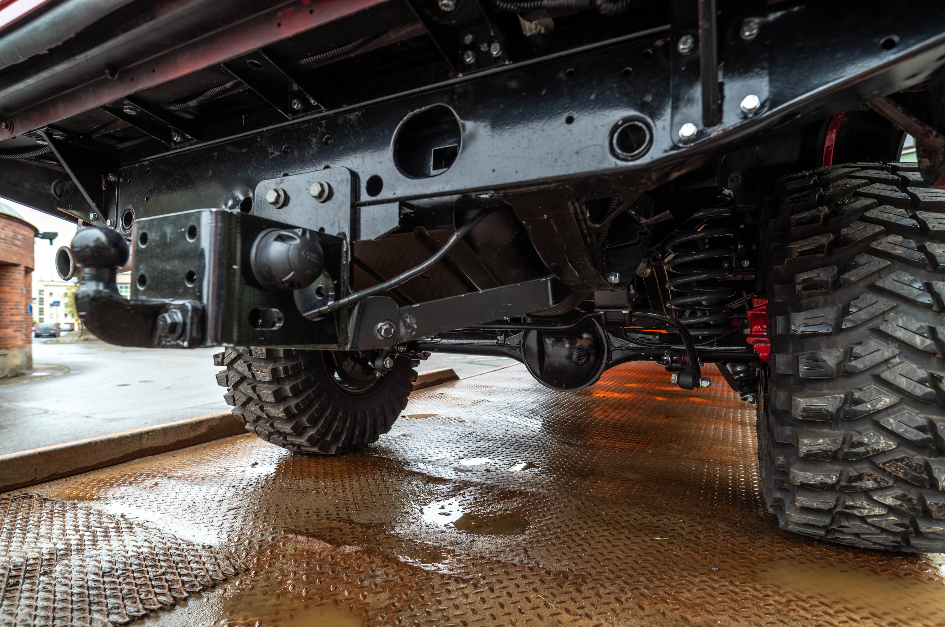 Defender 130 Spectre — Underside & Suspension Detail