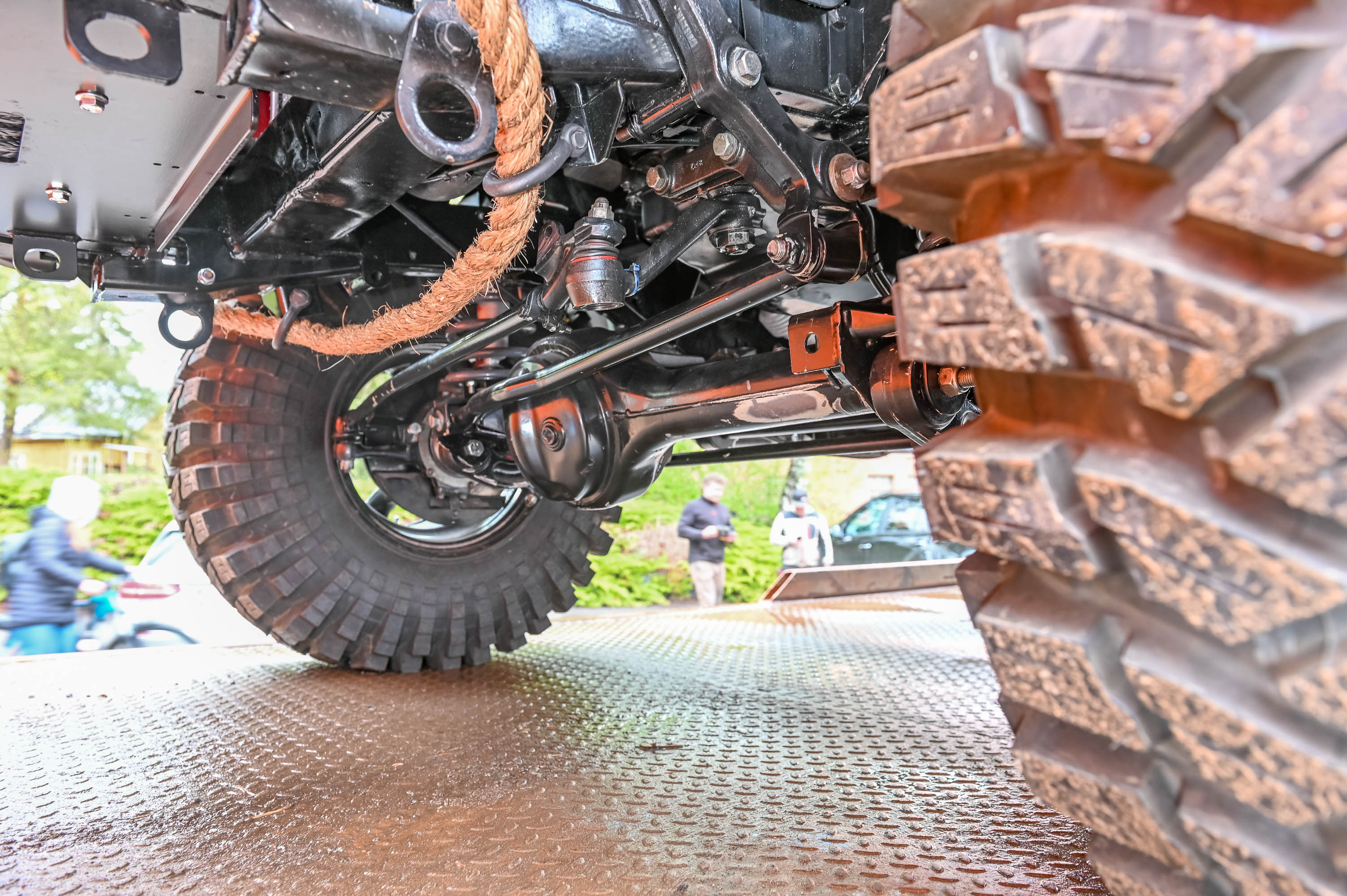 Defender 130 Spectre — Front Axle & Steering Linkage